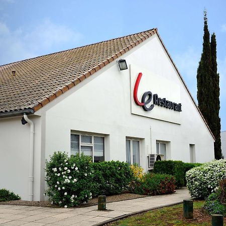 Hotel Campanile Lyon Est Aeroport Saint Exupery Zewnętrze zdjęcie