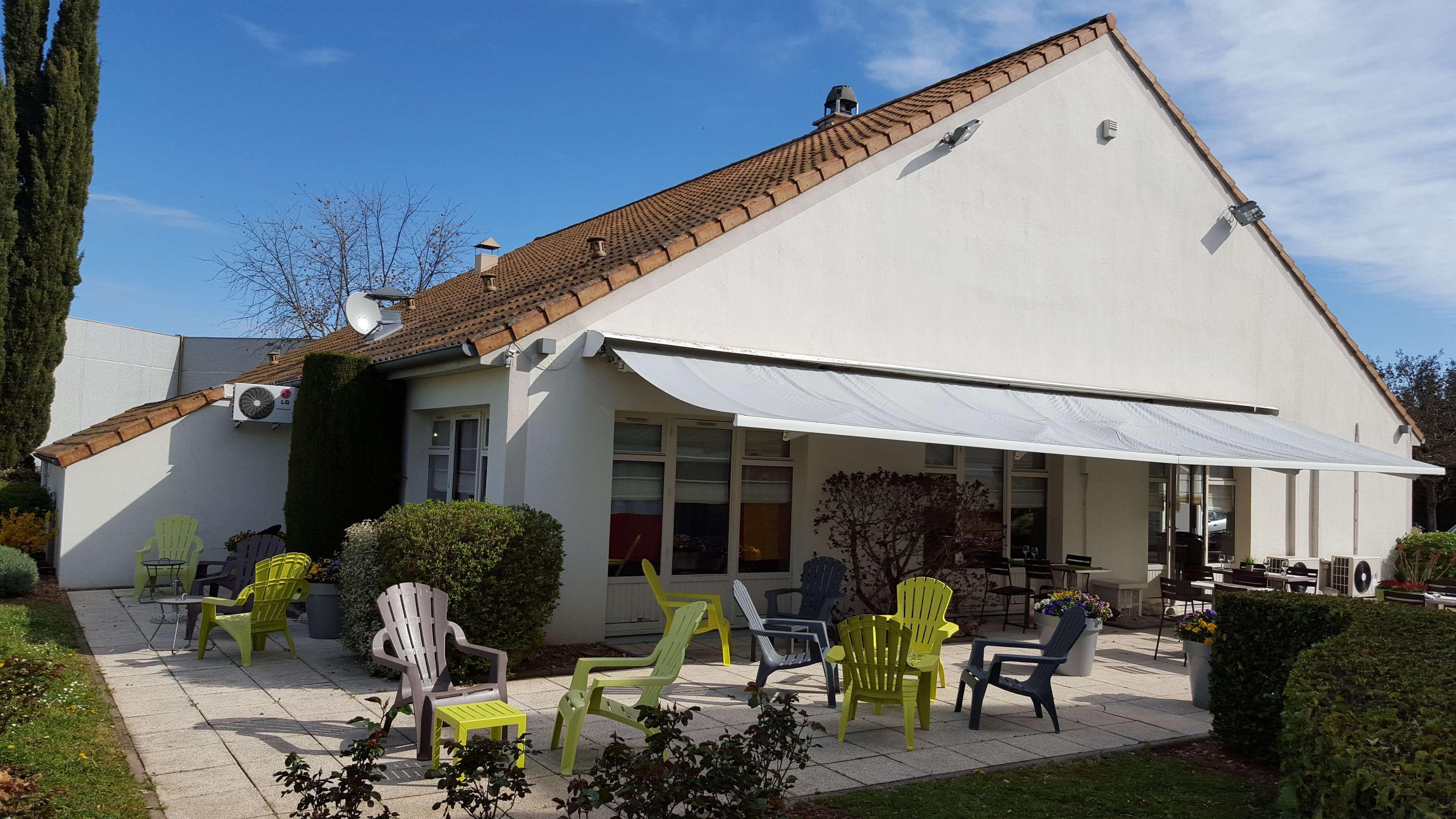 Hotel Campanile Lyon Est Aeroport Saint Exupery Zewnętrze zdjęcie