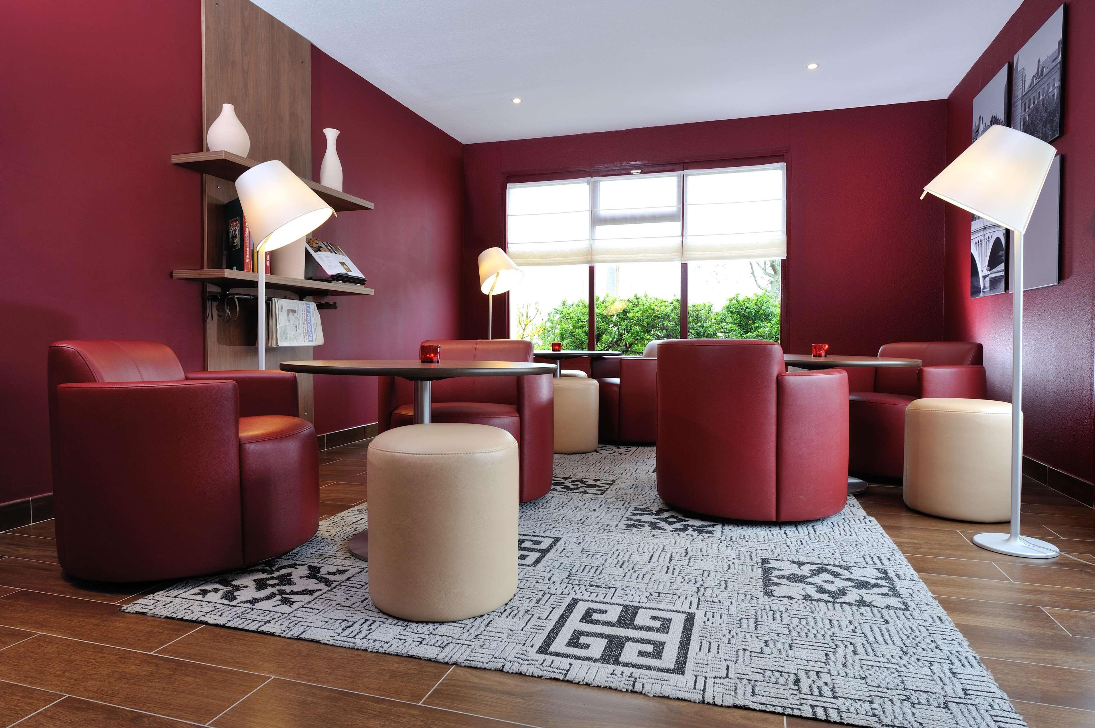 Hotel Campanile Lyon Est Aeroport Saint Exupery Zewnętrze zdjęcie